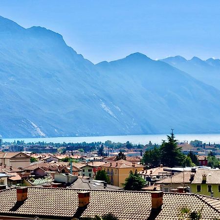 Appartamento Peppino Mit Seeblick Und Pool Riva del Garda Buitenkant foto